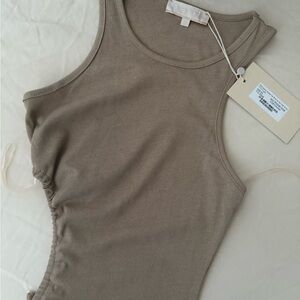 Meshki side cut out top